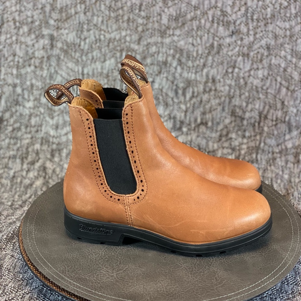 Blundstone 2215 High Top Chelsea Brogue Boots Women's